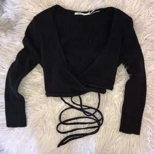 BLACK CROSS BODY CROP TOP